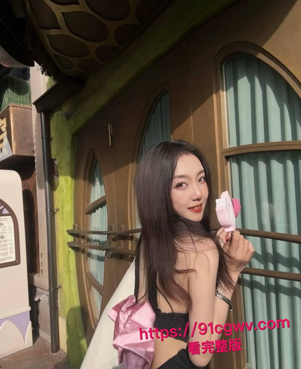 英国利兹大学高颜值女留学生时间管理大师被曝光 和五个富二代玩转伦敦豪圈 深喉口交视频流出!-5