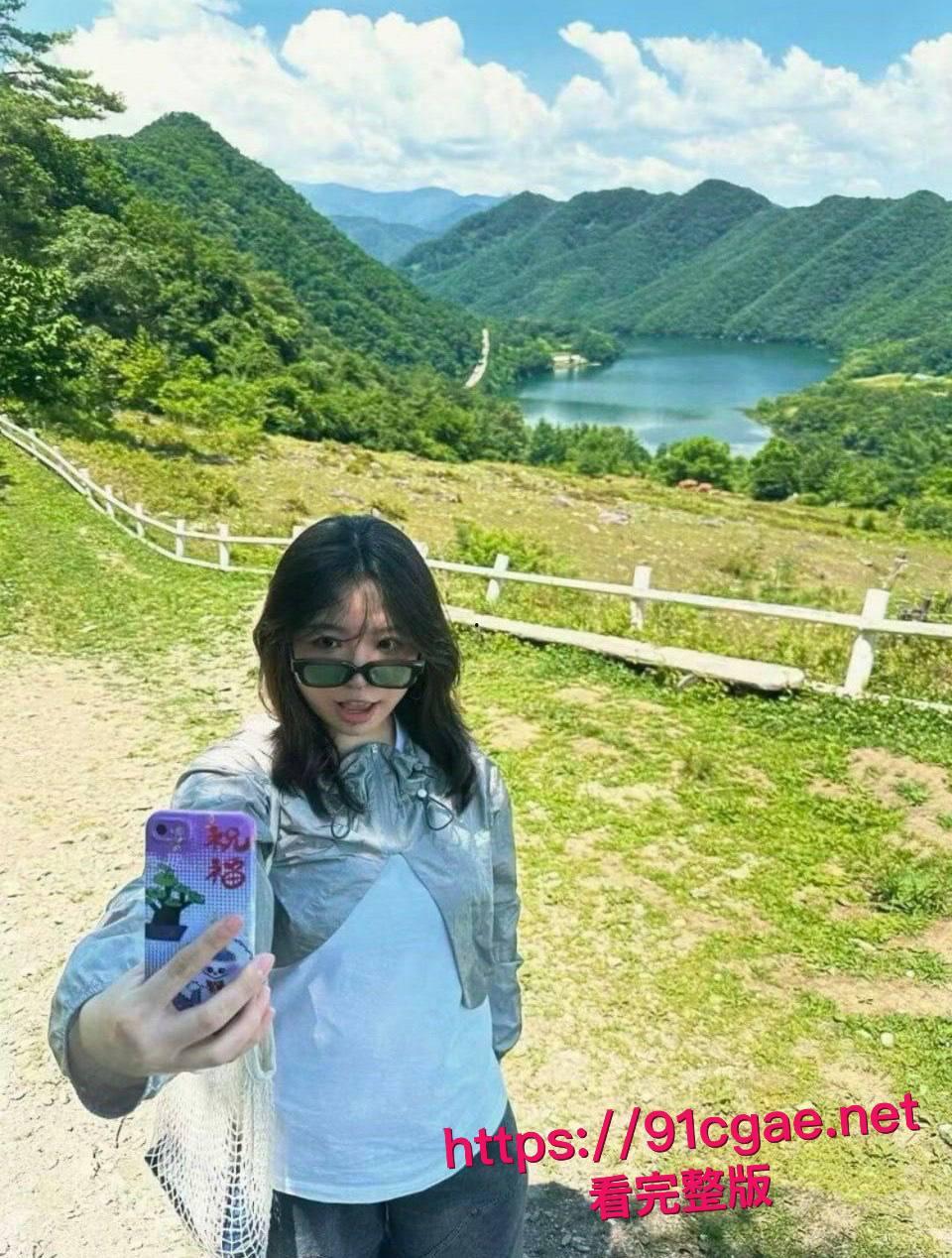 河南新乡中学清纯女老师COS兔女郎变身母狗 前男友泄愤全网甩出深喉骑乘榨精私密录像 让人一看就停不下来-12