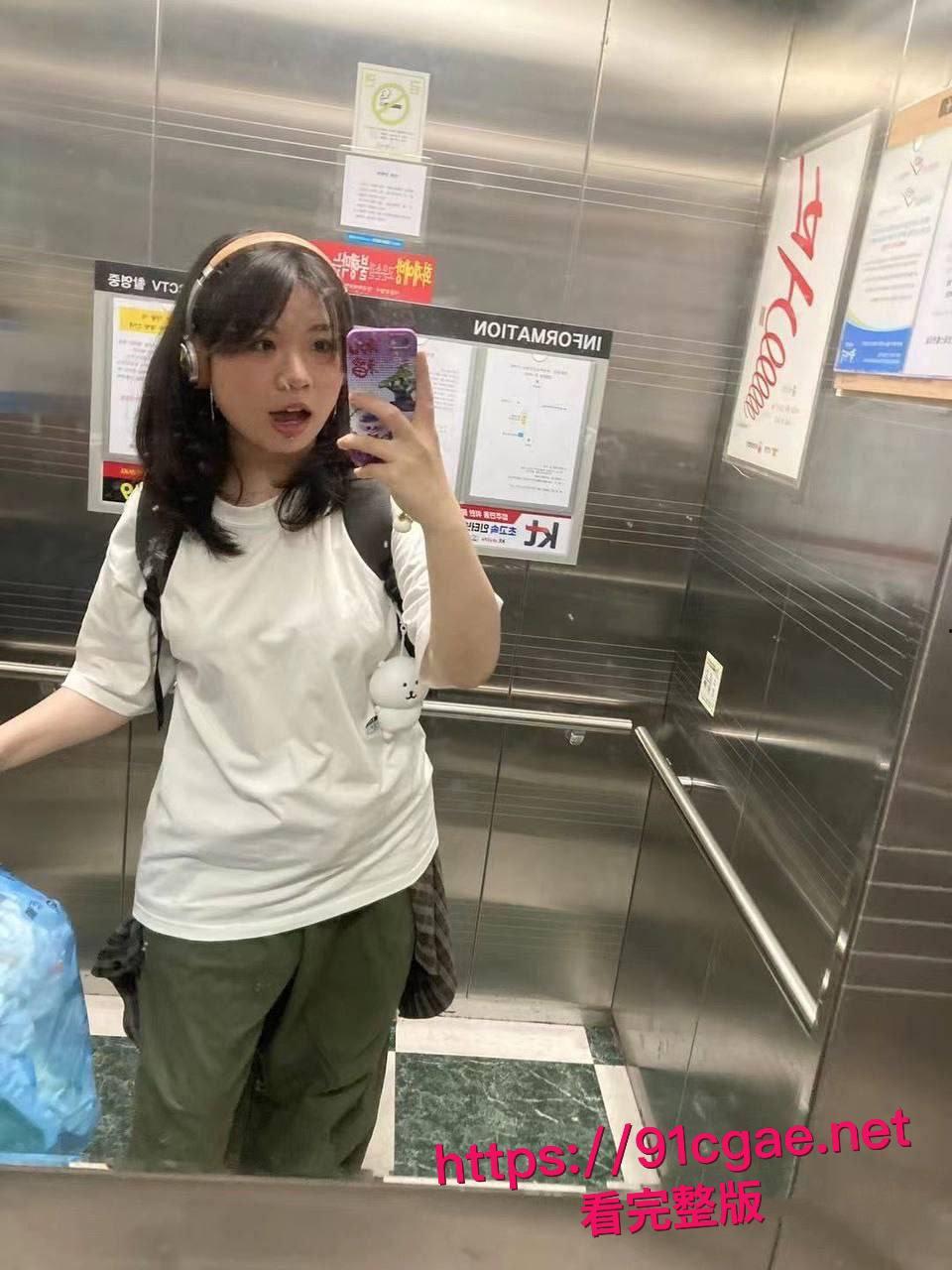 河南新乡中学清纯女老师COS兔女郎变身母狗 前男友泄愤全网甩出深喉骑乘榨精私密录像 让人一看就停不下来-18