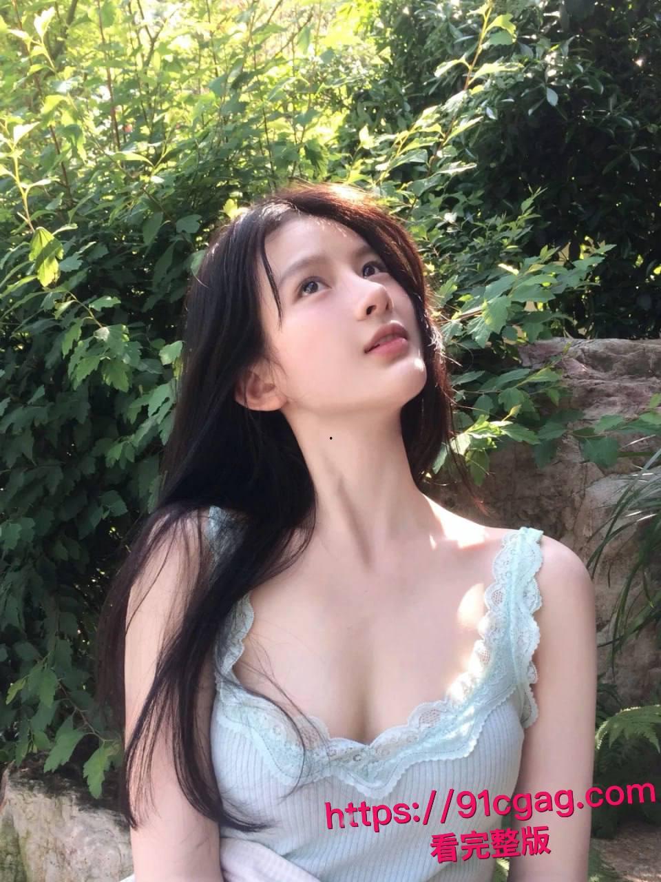 真实约炮!好不容易约到一个超有女人味的极品人妻,长得漂亮身材又好床上骚浪至极叫声听了就让人鸡巴硬!-1