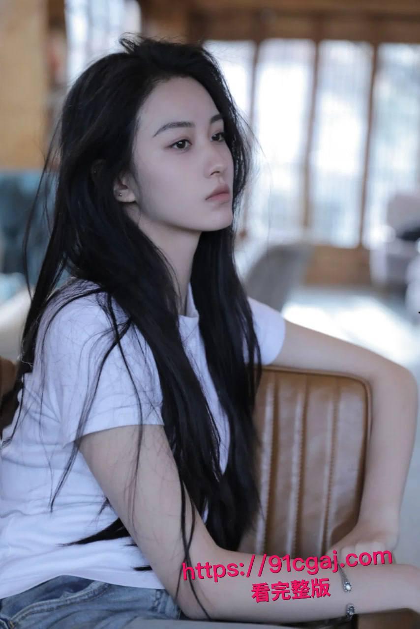 真实约炮!约了个艺术学院毕业的肤白貌美大长腿的极品妹子,必须提前吃悍马糖好好操她一番爽得她不要不要的!-1