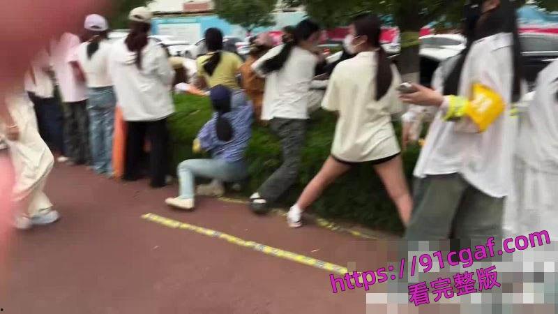 时代少年团马嘉祺女粉现场泪崩求爱 为补偿竟答应次日与粉丝激情做爱 火爆全网-5