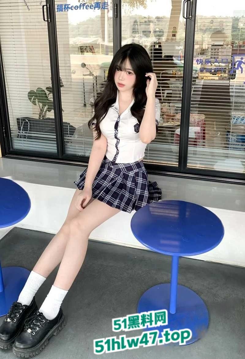 福建商学院【梁依诺】大一的极品颜值嫩妹,大神调教成母狗各种玩穴爆操。-3