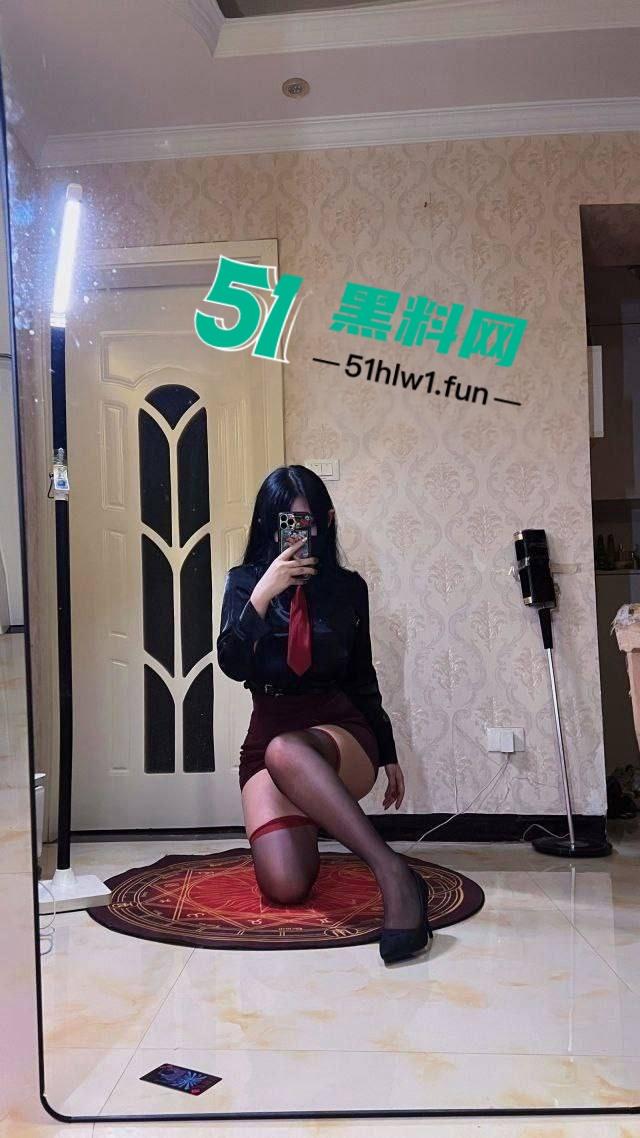 济南职业学院【唐芷瑶】玩反差六的批爆,表面清纯背地骚,制服口爆内射花活全开,最后玩够还找老实人续命?-7