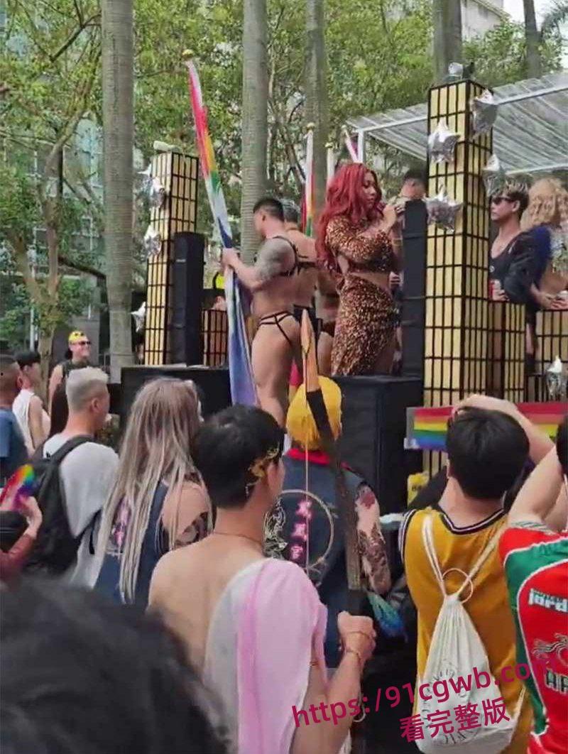 2025台湾同志游行现场实录 15万人雨中狂欢湿身骚扭 喊话兄妹也有结婚权利 伦理彻底崩盘堪称变态盛宴!-5