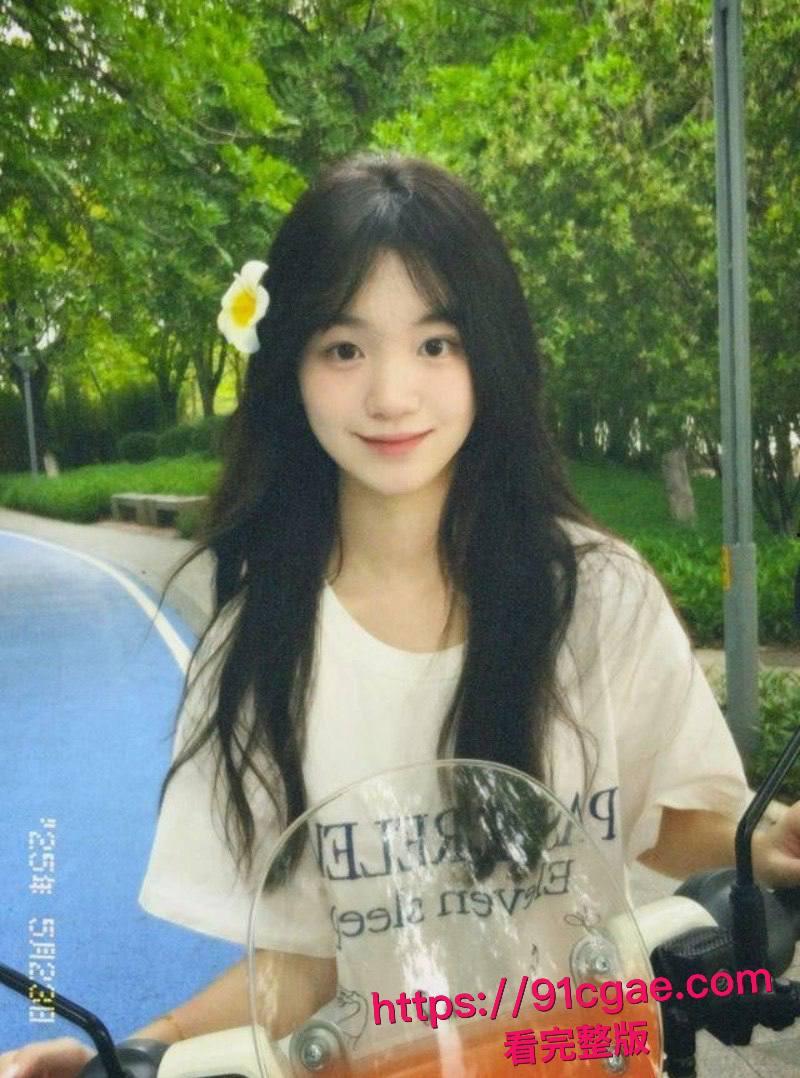 大一清纯学生妹酒店约炮私拍视频流出 露脸口交深喉 肉棒无套直捣黄龙 画面香艳刺激-2