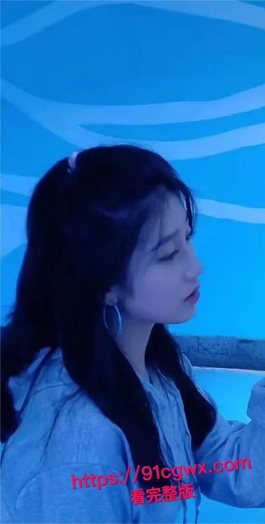 北京女大学生私生活黑料炸锅!无敌翘臀开档黑丝掰逼特写淫水狂喷,像母狗般被大屌爆操成喷水贱货!-8