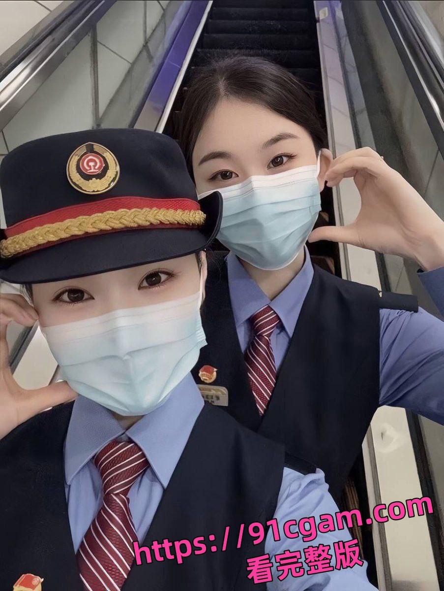 上海女乘务员盈盈上班是高冷制服女神下班秒变淫娃 摆出各种淫荡姿势-8