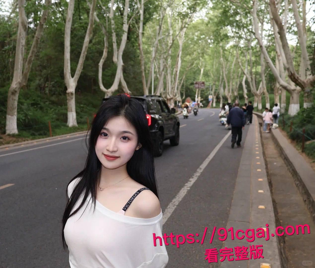 上海民航学院江子瑜小三风波!清纯制服妹子私下变母狗,被金主无套鸡巴狂捅骚穴,侧入后入轮番上阵玩到腿软!-5