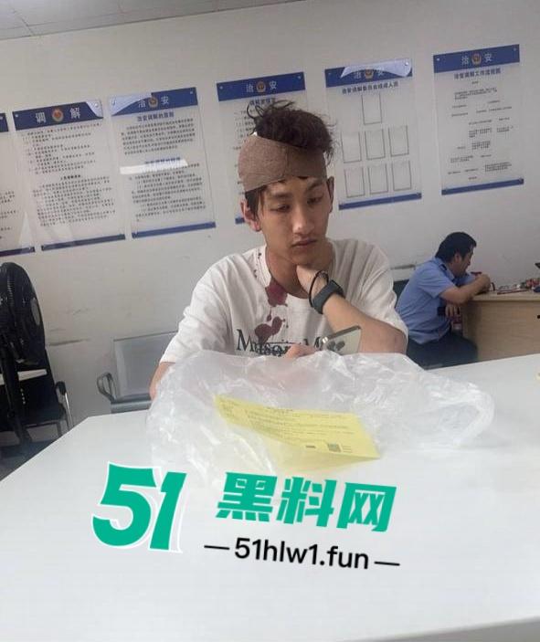 杭州男模【江江】自称网络乞丐,讹上谁就不放过不断纠缠,最终遭人暗算暴打脑袋开瓢。-17