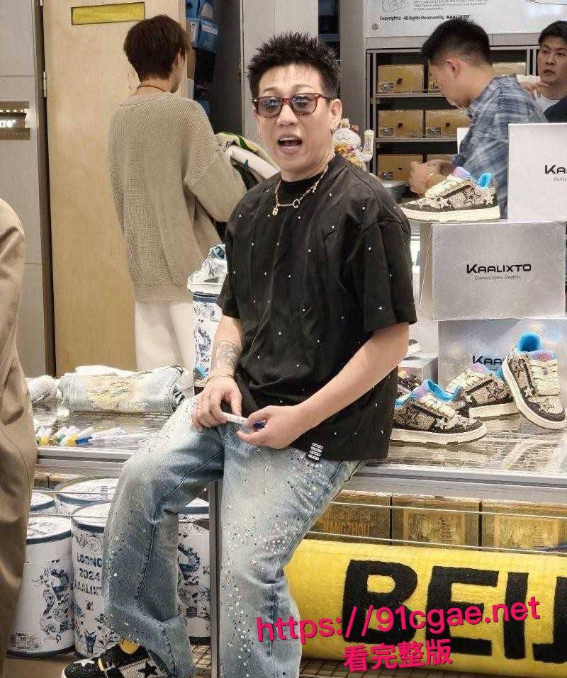 抖音百万级网红老白不喝酒被曝拒付3000陪滑费 女主发文控诉 身份却被实锤为外围女 露脸口交视频流出!-1