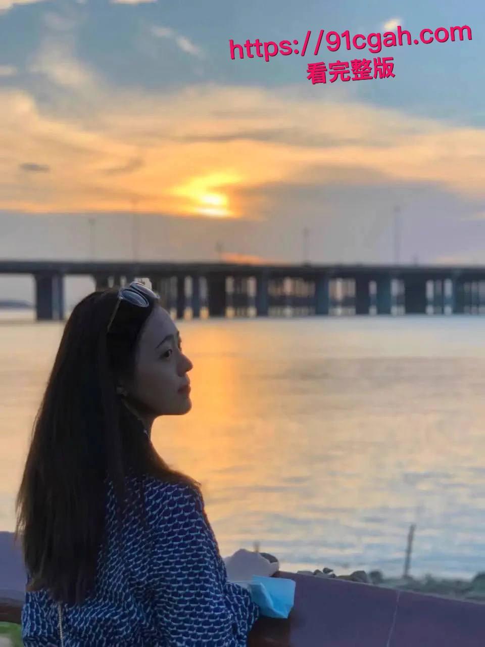 浙江台州人妻林丰雅与领导出差酒店视频流出 全程露脸吃屌被爆操 极品身材 水嫩雪白的皮肤让人看的欲罢不能-7