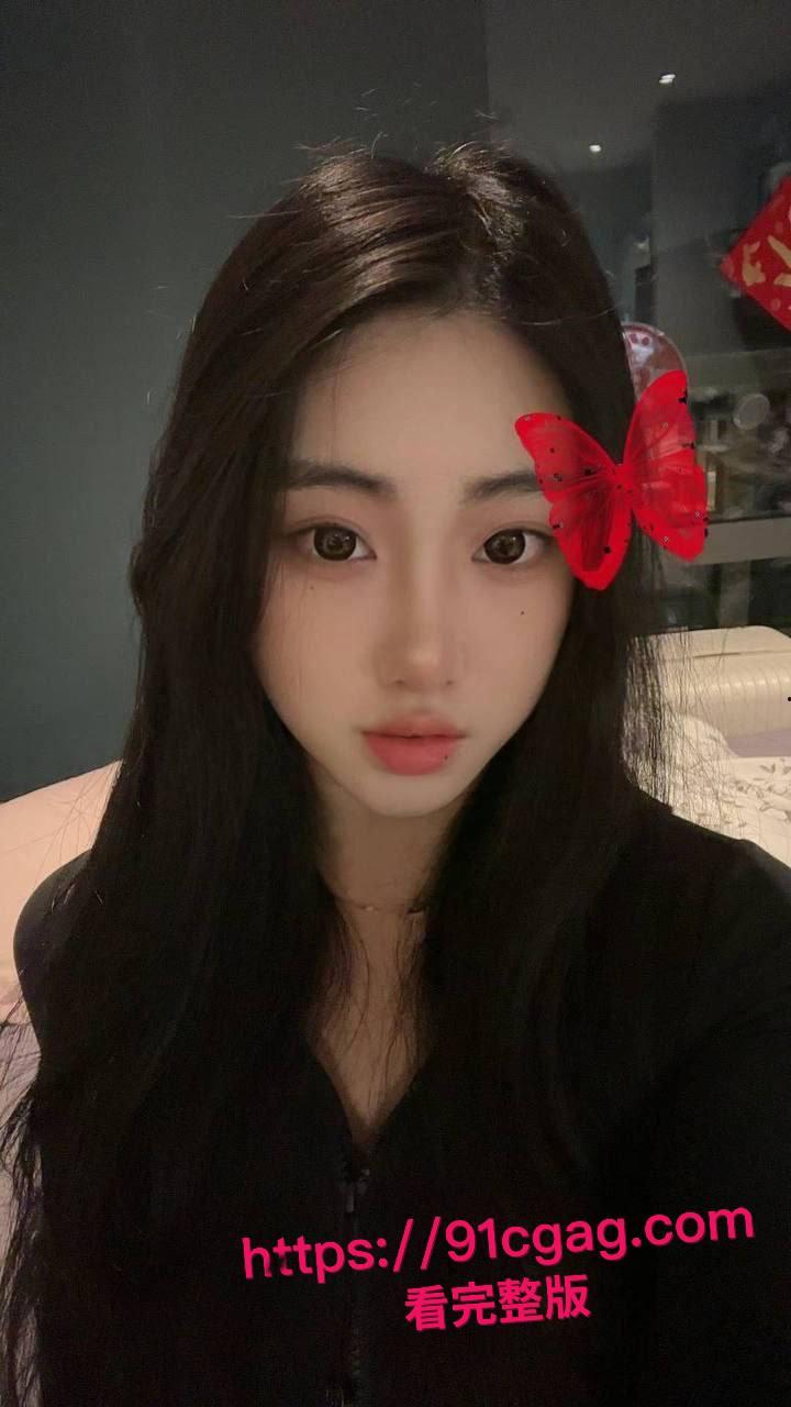 高颜值素颜女神跪舔认主变极品母狗 情侣私拍泄密无滤镜露脸 深喉口爆多姿势猛操骚穴内射狂欢全记录!-1