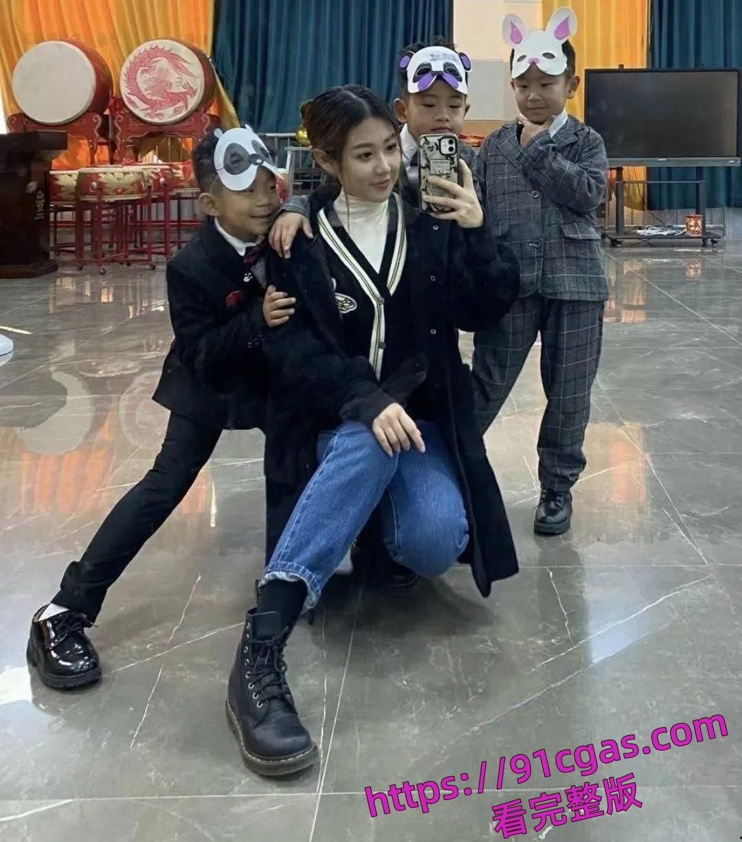 山东烟台幼师与细狗绿帽男激情私拍,巨根猛干高潮尖叫非常哇塞!-1