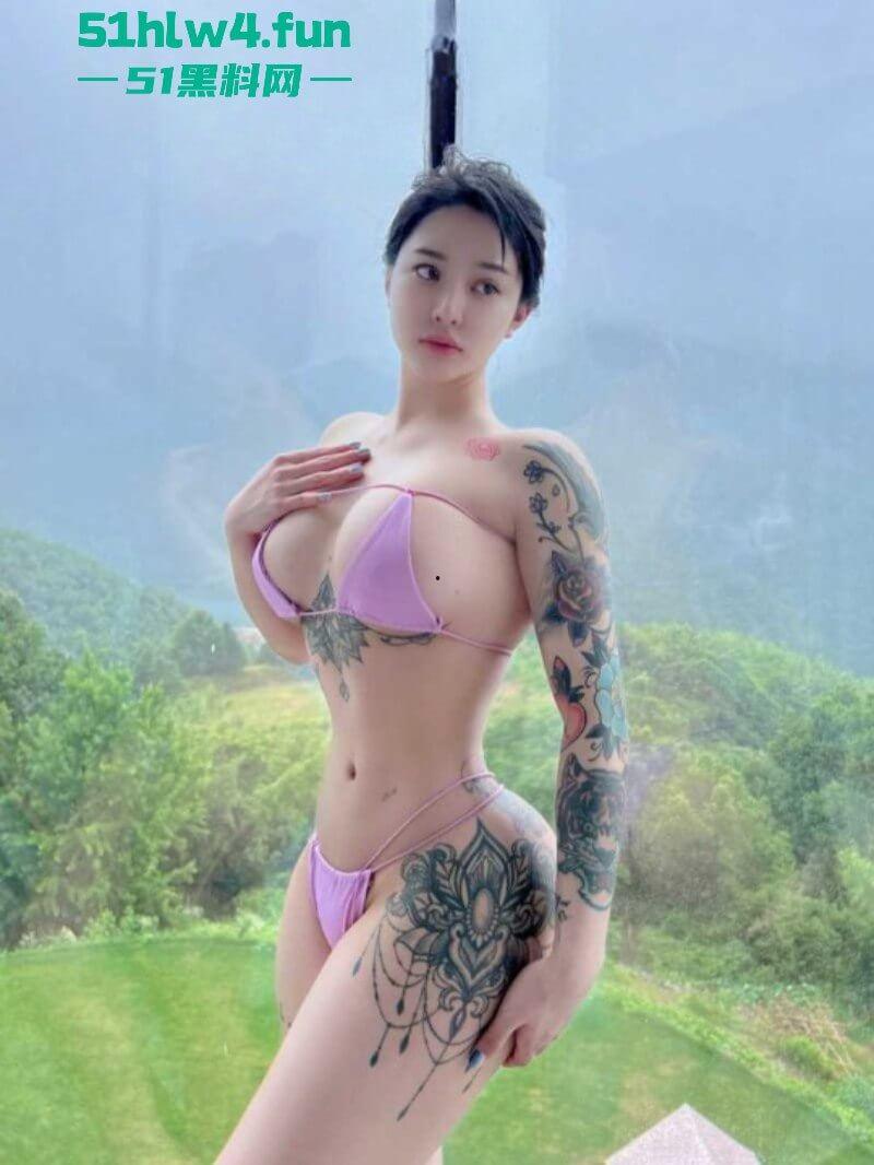 全网270万粉网红【宋昱欣】写真花絮及打乳钉视频,蜂腰肥臀顶级颜值炸裂巨乳令人心动。-5