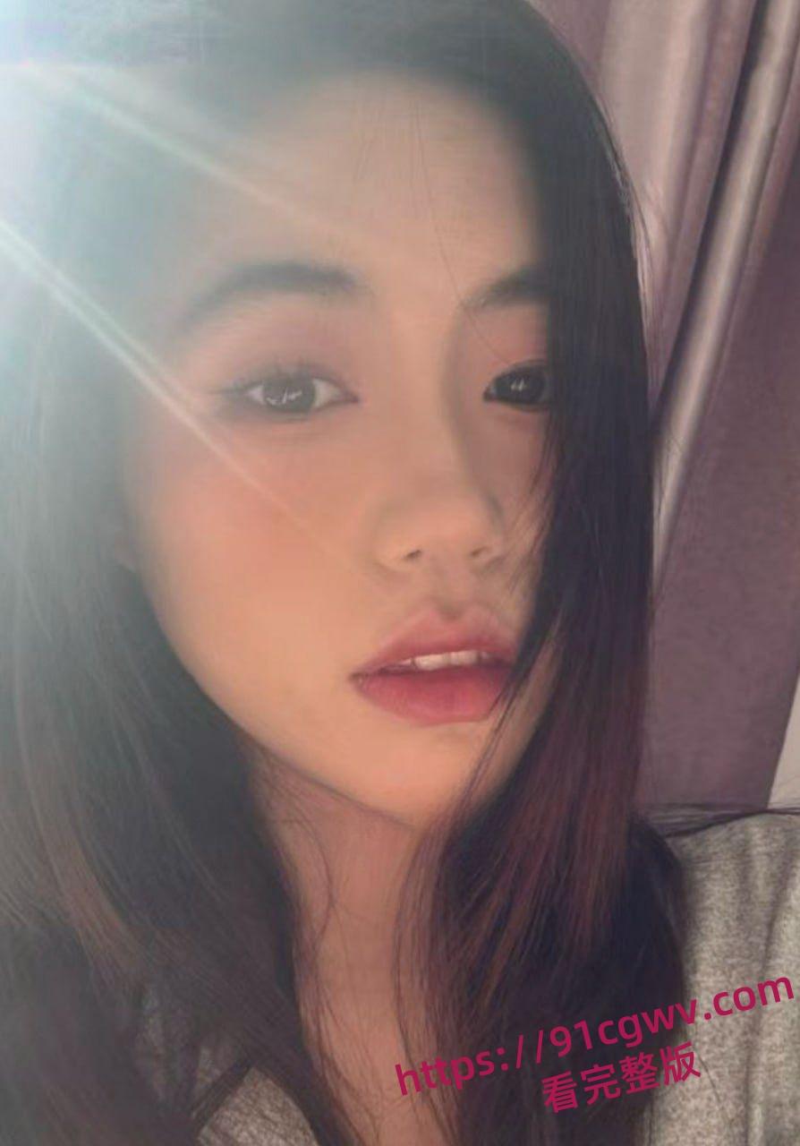 南京清纯女财务『陈琳』被金主包养长达5个月 不雅啪啪视频分享!-1