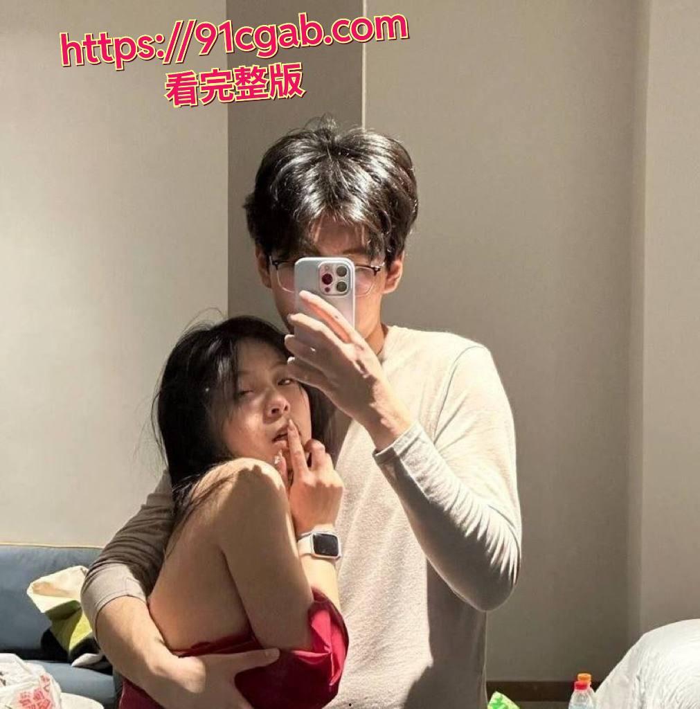 福建清纯学妹王溥心,惊呆一众网友!这位外表甜美、拥有精致五官和马甲线好身材的女大学生性爱视频曝光-1