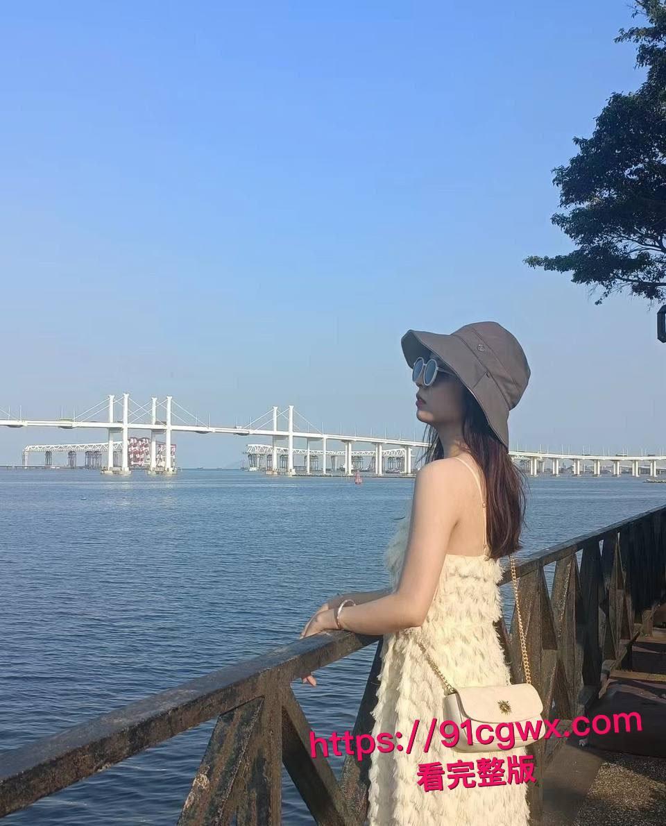 商务KTV惊现大肚孕妇站台 高颜准妈妈为奶粉钱跪舔大鸡巴被猛干骚穴,临盆肚皮颤喷奶汁浪叫成母狗!-3