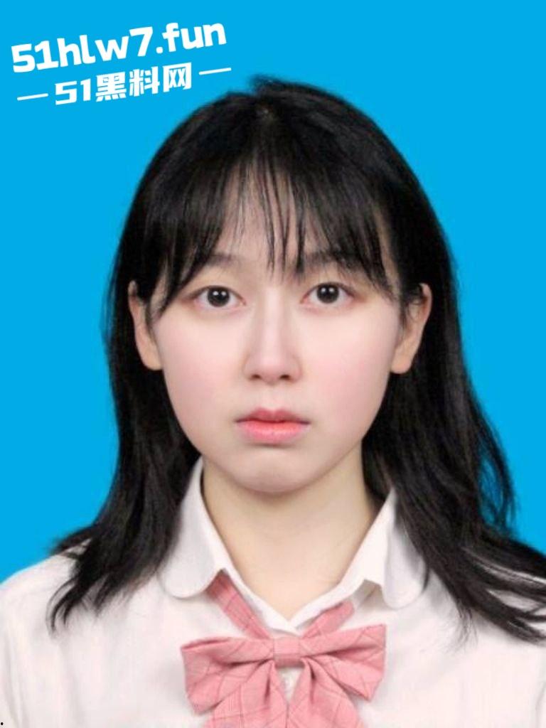 独家曝光!重庆移通学院反差婊【李启丹】被开发出母狗基因,口交吞精多人轮奷重度骚贱。-7