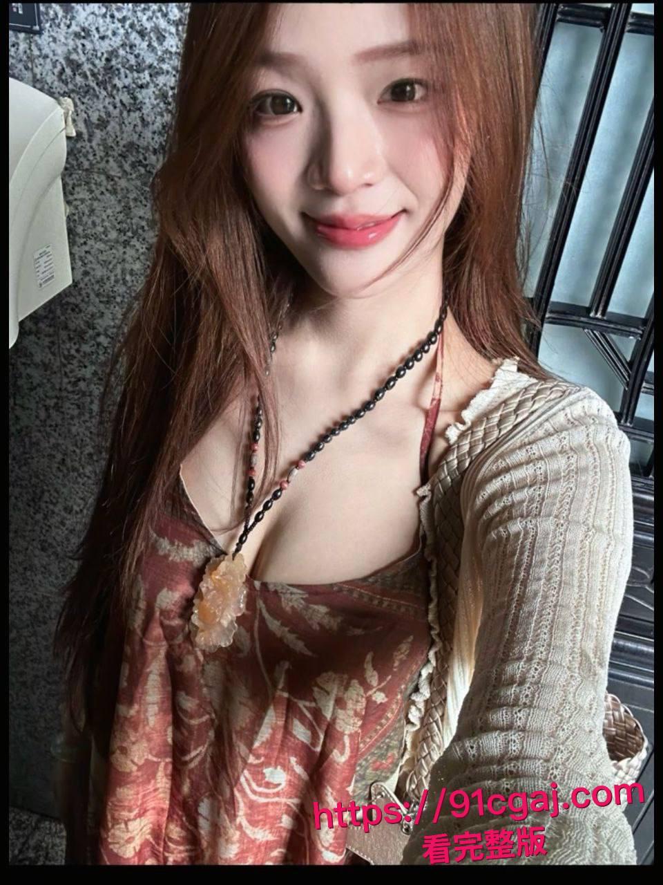 太原理工大学李雪影分手后饥渴难耐!Soul上钓男人酒店开房,大鸡巴狂捅骚穴多姿势喷汁,偷拍视频全网流传成女神耻辱记!-3