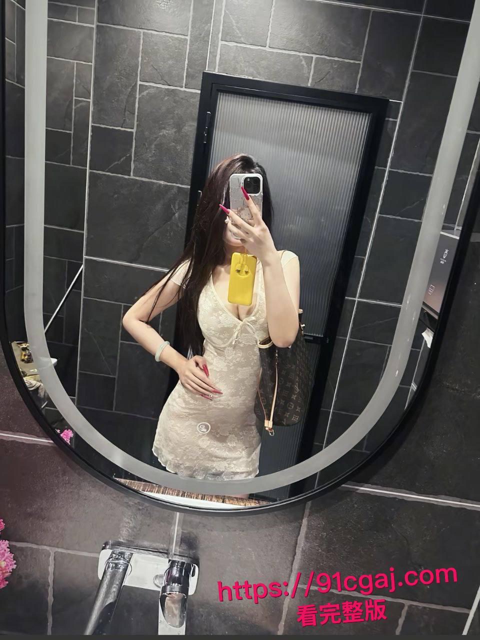 太原理工大学李雪影分手后饥渴难耐!Soul上钓男人酒店开房,大鸡巴狂捅骚穴多姿势喷汁,偷拍视频全网流传成女神耻辱记!-5