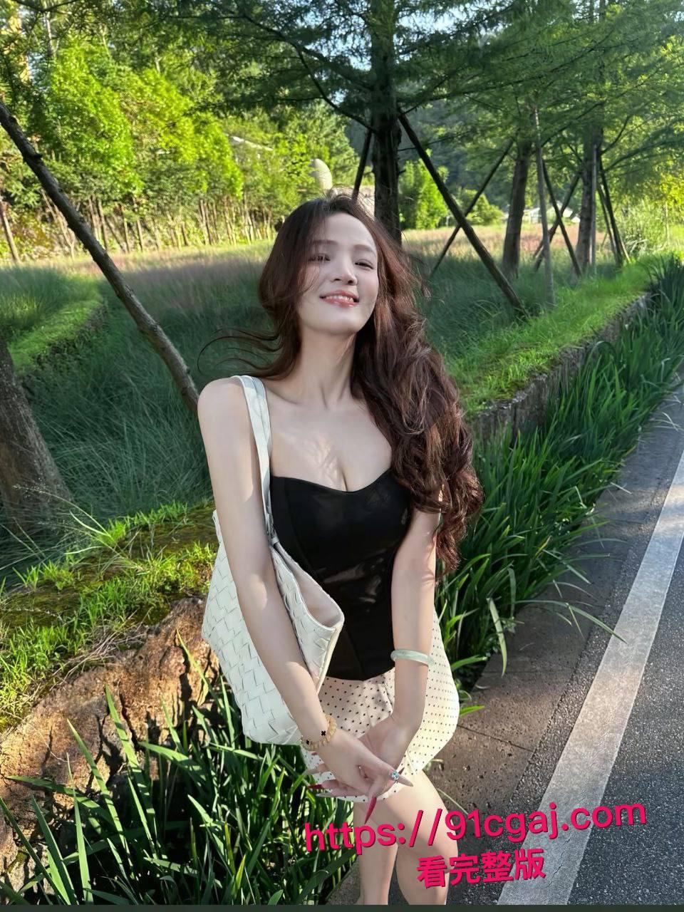 太原理工大学李雪影分手后饥渴难耐!Soul上钓男人酒店开房,大鸡巴狂捅骚穴多姿势喷汁,偷拍视频全网流传成女神耻辱记!-9